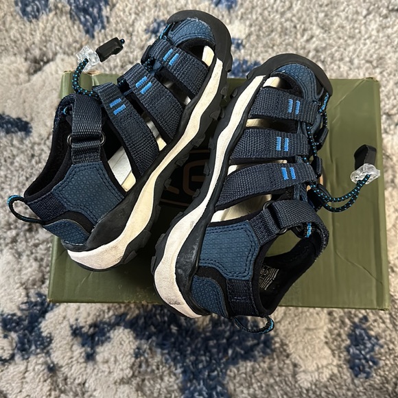 Keen Newport Neo Blue Nights Kids Size 8 - Picture 2 of 7